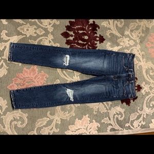 AE Super Hi- Rise Jeggings Ripped Knee